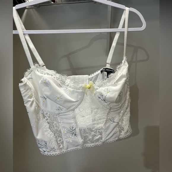 White floral lace lingerie/top - Picture 1 of 2